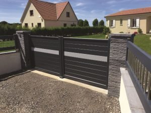 portail sur mesure en alu pour une maison à Deauville